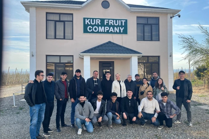 Tələbələr “Kur Fruit Company" MMC-də olublar