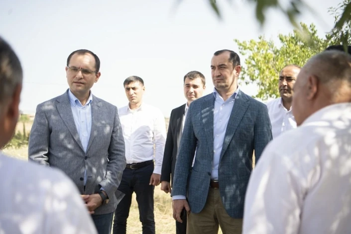 Məcnun Məmmədov Şamaxıdakı müəssisələrin fəaliyyəti ilə tanış olub