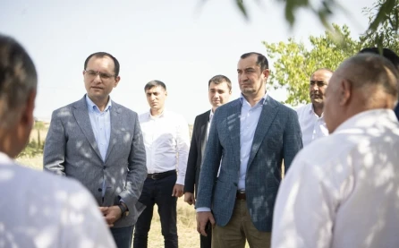 Məcnun Məmmədov Şamaxıdakı müəssisələrin fəaliyyəti ilə tanış olub